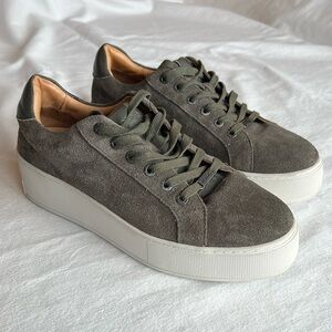 J Slides Maya Cactus (green suede) Size 10